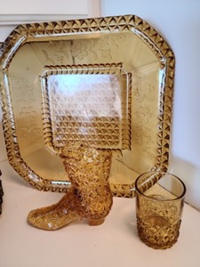 lot 24 image: Vintage Orange Glassware