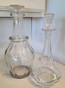 lot 23 image: Variety Of Decorative Glassware
