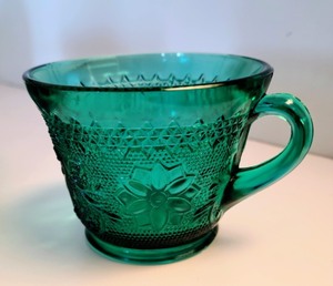 lot 26 image: Vintage Green Glass Plate Set