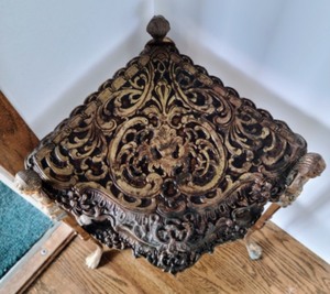 lot 27 image: Ornate Petite Tiered Metal Stand