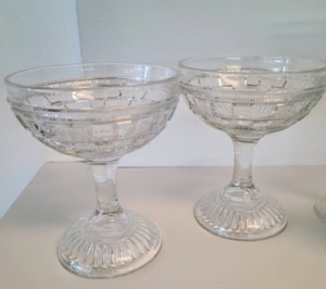 lot 40 image: Variety Of Vintage Glassware
