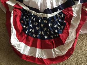 lot 327 image: Large Red, White and Blue Patriotic Themed Items