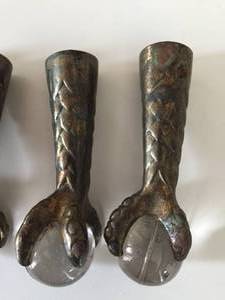 lot 339 image: Vintage Claw Foot Table Feet With Glass Balls