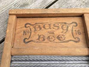 lot 349 image: Vintage Busy Bee Washboard