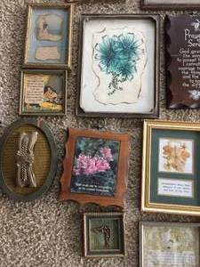 lot 363 image: Vintage Framed Art and Wall Plaques