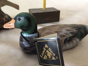 lot 373 image: Assorted Bird Figurines