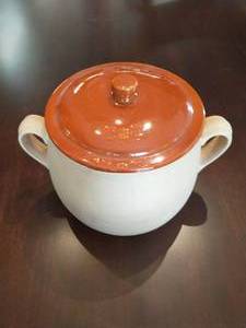 Red Wing Bean Pot with Lid
