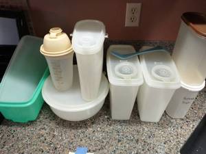 Collection of Tupperware and Littonware
