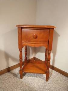 Single Drawer Nightstand