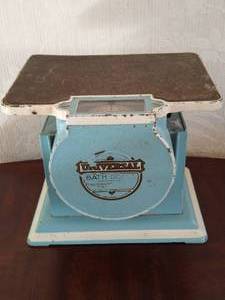 Vintage Landers Frary & Clark Bath Scale