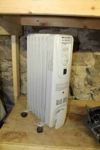 Feature Comforts Electric Oil-Filled Radiator Heater HO-301