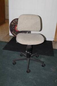 Rolling Office Desk Chair 18Wx18Dx35H
