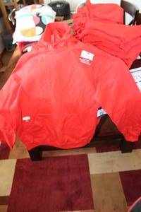 Lot of (5) Fruit of the Loom Hooded Sweatshirts Media Pocket Medium Red