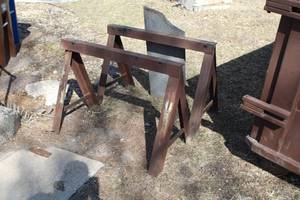 Lot of (2) Metal Sawhorses 40Lx22Wx28H