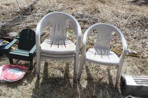 Lot of (5) Plastic Lawn Chairs
