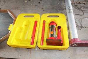 Hydraulic Bottle Jack 2 ton  with Case