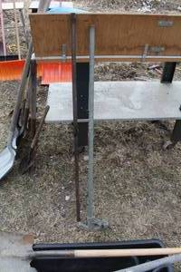 Lot of (2) Hand Tools - Pry Bar 50, Pipe Bender