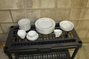 Noritake Rosepoint 6206 China Set 30-piece