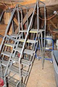 Ballymore Rolling Metal Staircase 6-step 55Lx26Wx87H