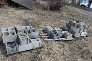 Lot of (Approximately 30) Cinder Blocks 17Lx12Wx7H (on 3 pallets)