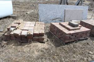 Lot of (Approximately 270) Pavers 9Lx6Wx2H (on 2 pallets)