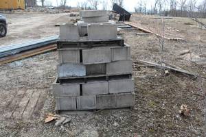 Lot of (Approximately 20) Cinder Blocks (on 1 pallet)