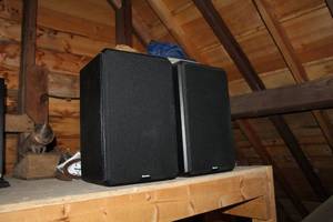 Lot of (2) Boston Acoustics HD7 Stereo Bookshelf Speakers 9Wx7Dx14H