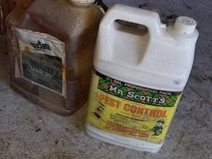 Lot of (2) Yard Chemicals - Buctril Herbicide (x1), Mn Scotts Pesticide (x1) (in 2 bottles)