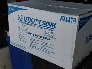 Mustee Fiberglass Utility Sink 25Wx22Dx13-34H (new in box)