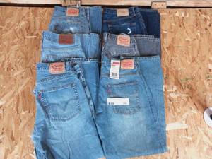 6 Pair of Vintage Levi & Abercrombie Fitch Jeans (Sizes 29 to 32)