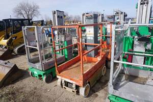 lot 10 image: Sky Jack SJ12 Vertical Mast Man Lift