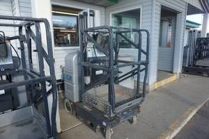 lot 4 image: 2014 JLG  20MV Personnel Man Lift