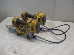 2 18v Dewalt Grease Guns