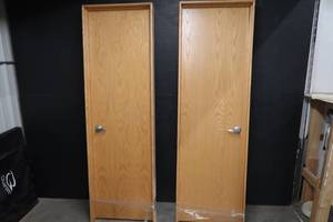OAK HOLLOW CORE DOORS WITH DOOR FRAMING