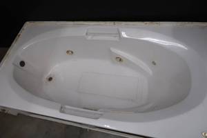 JACUZZI WHIRLPOOL BATH