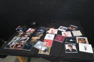 ASSORTED LOT OF CDS