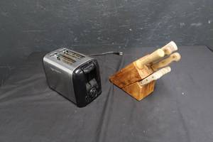 KITCHEN CUTLERY AND TOASTER
