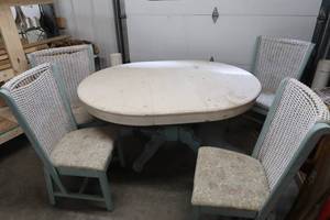 KITCHEN TABLE AND CHAIRS