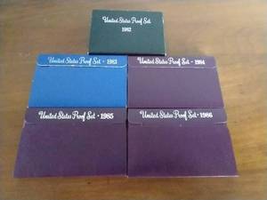 lot 369 image: 5 U.S. Proof Sets - 1982-1986