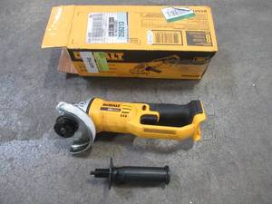 lot 9 image: Dewalt 20-Volt Max Lithium-Ion 4-12 in. Cordless Grinder (Tool-Only), DCG412B - Used.