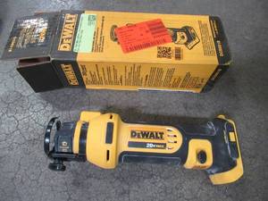 lot 13 image: Dewalt 20-Volt Max Lithium-Ion Cordless Drywall Cut-Out Tool (Tool-Only), DCS551B - USED.