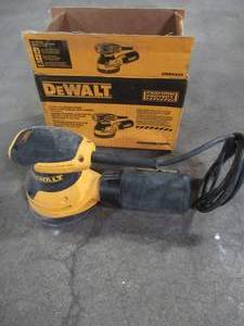 lot 52 image: Dewalt 3 Amp Corded 5 in. Variable Speed Random Orbital Sander, DWE6423 - Used.