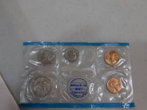 1970 US Mint 12 Coin Set with small date cent