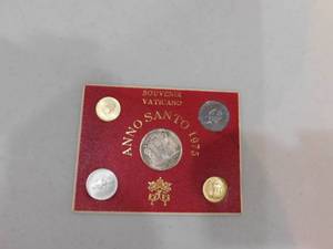 1975 Souvenir Vatican City Coin Set
