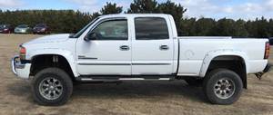 lot 1 image: 2005 GMC Sierra 2500 HD SLT 4x4