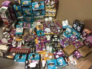 lot 48 image: BIG MIX LOT OF BULBS & MISC. Customer retturns See Pictures