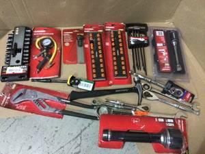 lot 53 image: MIX LOT OF HUSKY TOOLS Customer retturns See Pictures