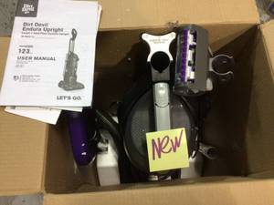 lot 55 image: Endura Max XL Pet DIRT DEVIL Customer retturns See Pictures