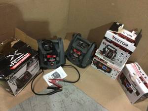 lot 56 image: LOT OF BATTERY EXTENDER Customer retturns See Pictures
