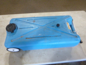 lot 24 image: Tote-Along Water Tank